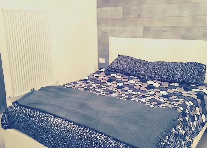 Stylish Poerio Daire *